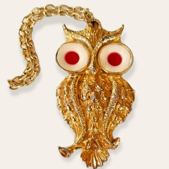 Vintage Mid Century 1960s Enamel Goldtone Owl Pendant Necklace - Picture 2 of 16